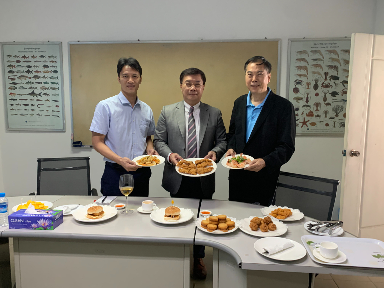 嘉豐海洋國際-企業消息 | 李朝成大使參訪緬甸佳鴻水產