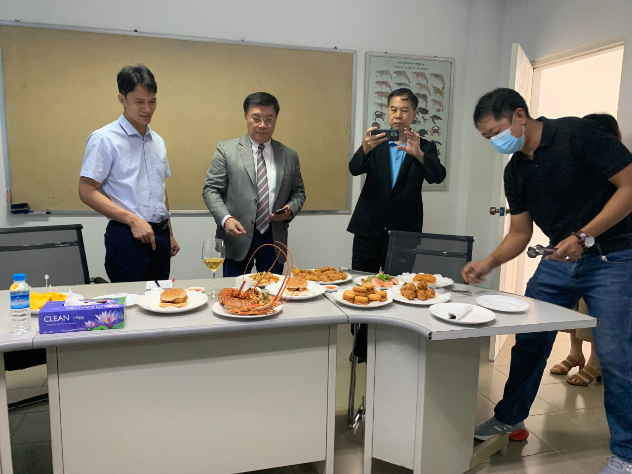 嘉豐海洋國際-企業消息 | 李朝成大使參訪緬甸佳鴻水產